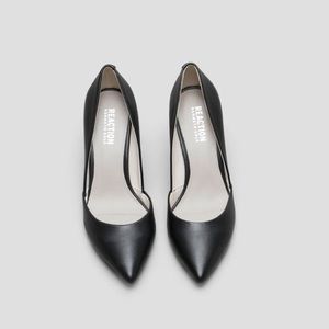 NIB Kenneth Cole Black Pumps